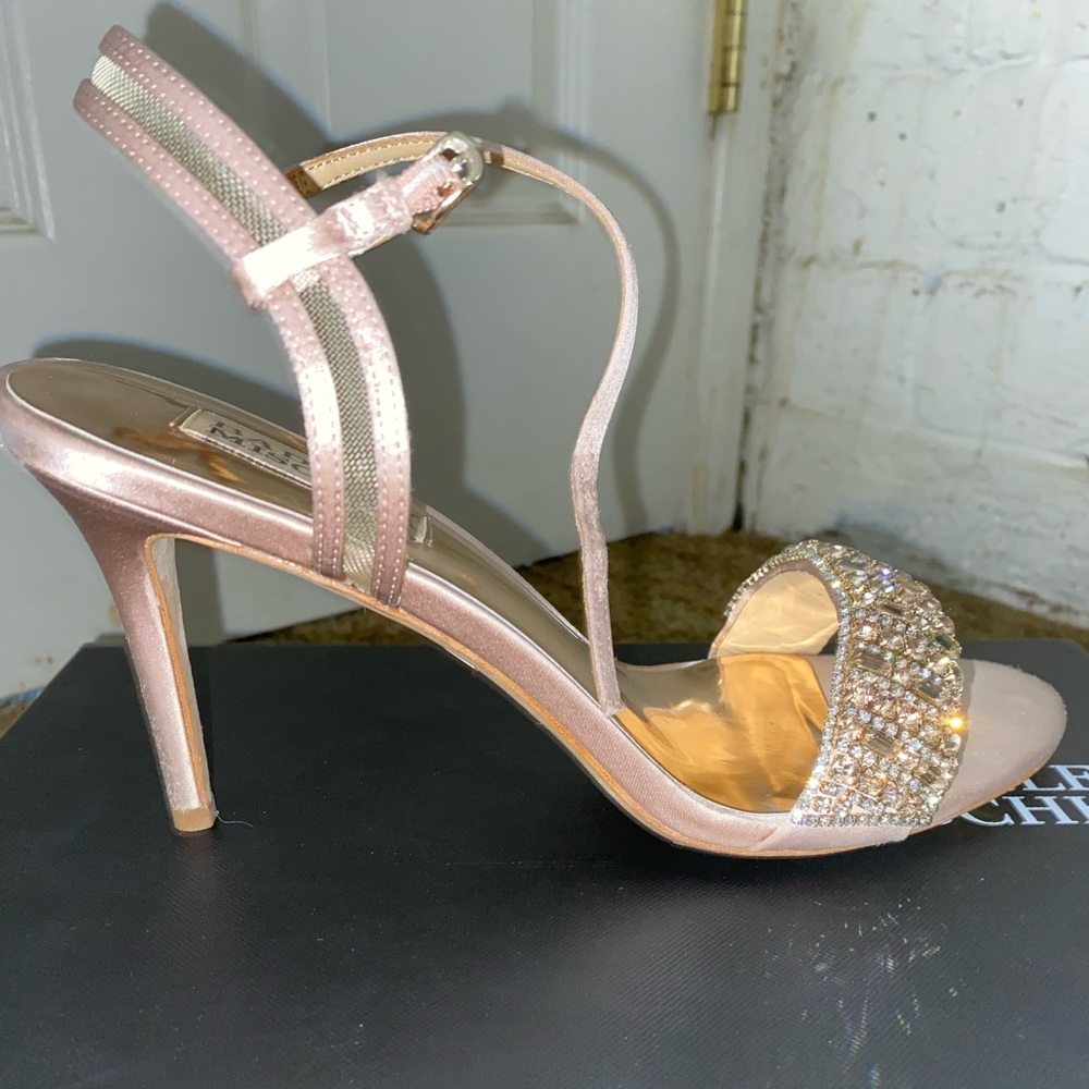 Badgley mischka pink heels